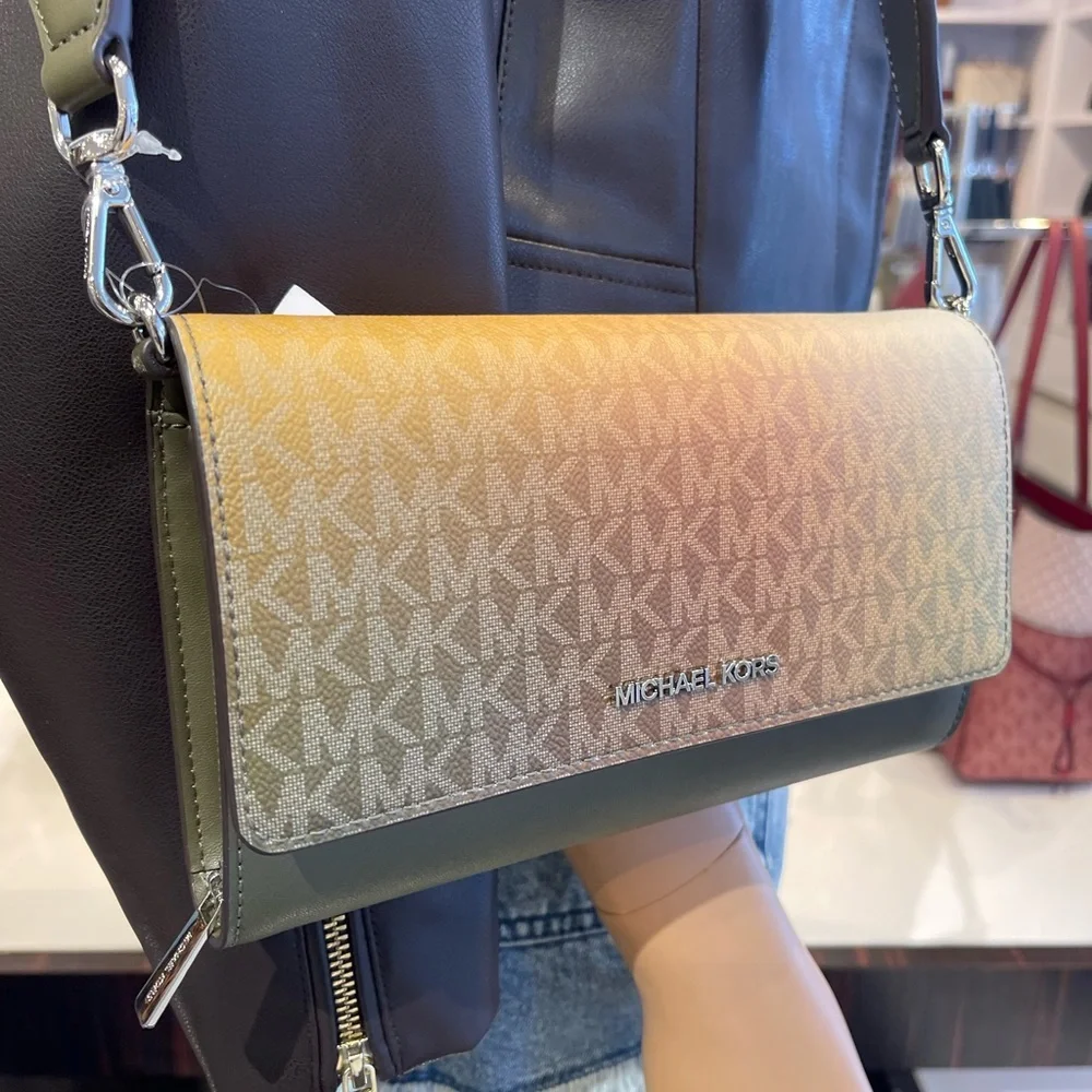 MICHAEL KORS Jet Set Large Ombré Signature Logo Crossbody Bag
Olive Multi 
NWT - Picture 6 of 16